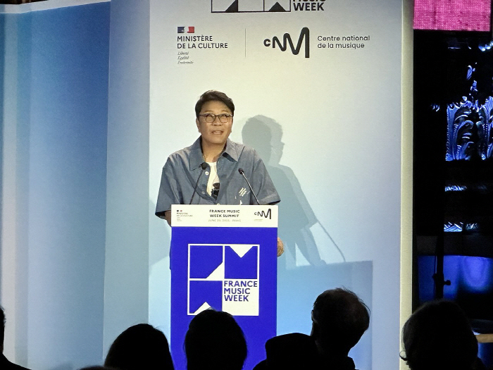 Lee Soo-man meets with President Macron...I'm familiar with the introduction of K-pop artists 