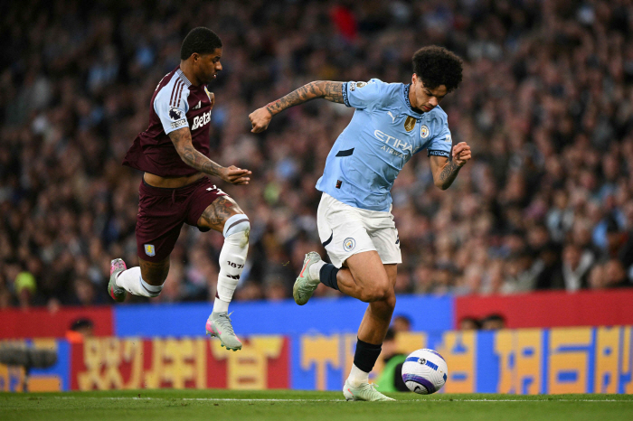 Let me run with the horse!→Manchester United's troublesome courtship to Barcelona...There's hope. You'll see