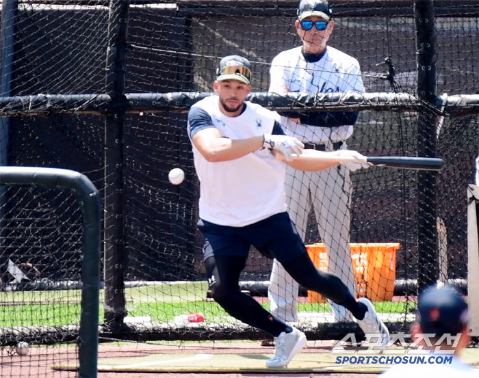 Liberato's first batting showcase, how would I watch it if I were a director? 