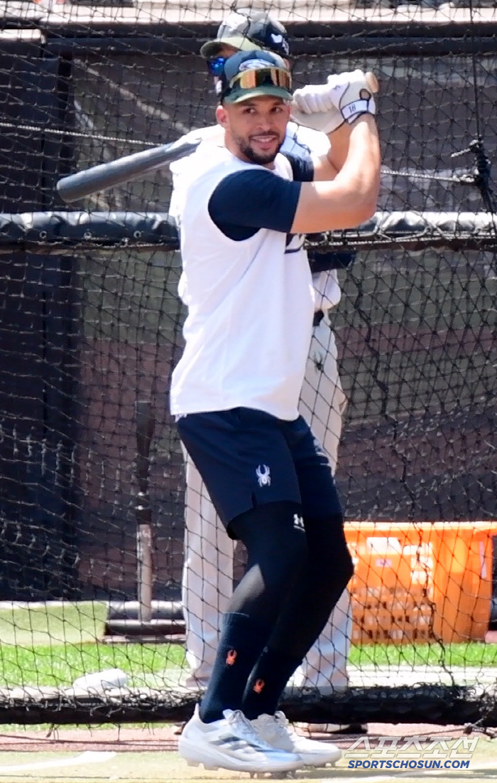 Liberato's first batting showcase, how would I watch it if I were a director? 