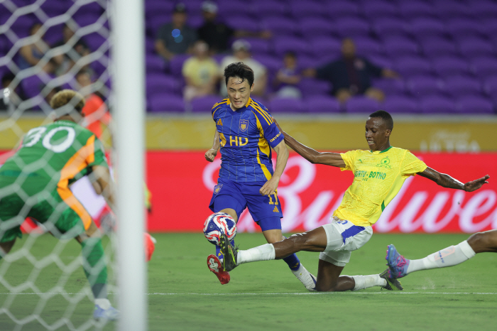  I'll win unconditionally, Um Won-sang, wingback → two-top, and a sudden change of position...Fluminensei Boundary Eric Chooses Best 11