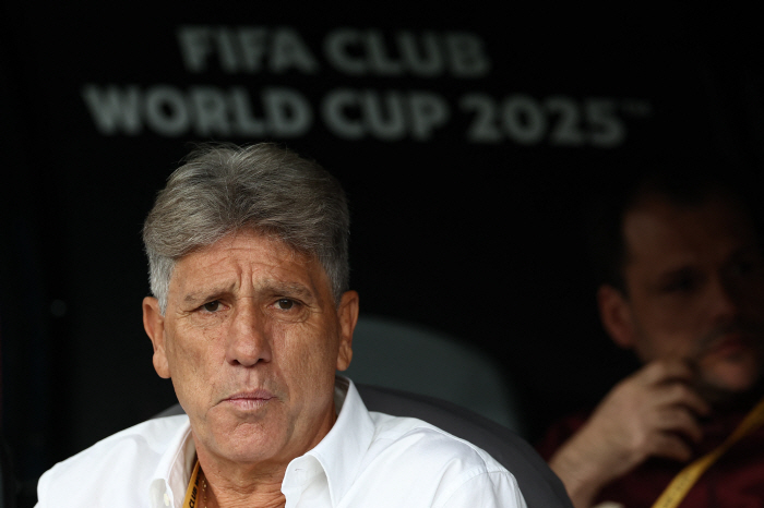 I'll win unconditionally, Um Won-sang, wingback → two-top, and a sudden change of position...Fluminensei Boundary Eric Chooses Best 11