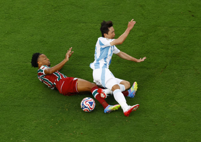  Shoulder injury → Um Won-sang, a guard, is sorry for one goal and one assist the reason why one's head is down
