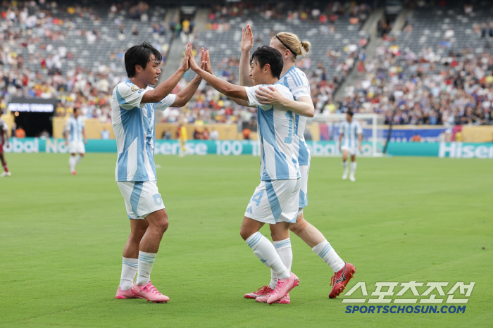  You can look forward to it Lee Jin-hyun who kept his promise → Um Won-sang, the incarnation of speed → One goal and one assist side by side…Ulsan Succeeds 21 Reverses Extreme Fluminesh