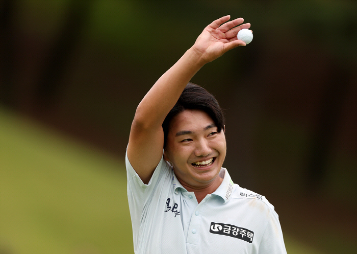 Ok Taehoon, the king of no spectators, will be here for an interview on the last day I kept my promiseKPGA Championship Thrilling First Win