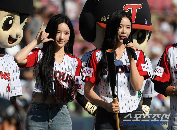  Triple S's YOON CHAE YEON looks great in LG uniform