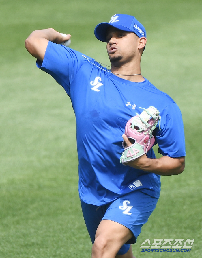 Samsung's new foreign player Garabito confirmed his first appearance in the match against Hanwha on the 26th, with a maximum of 152km → 33 live pitches…There's no problem with the game 