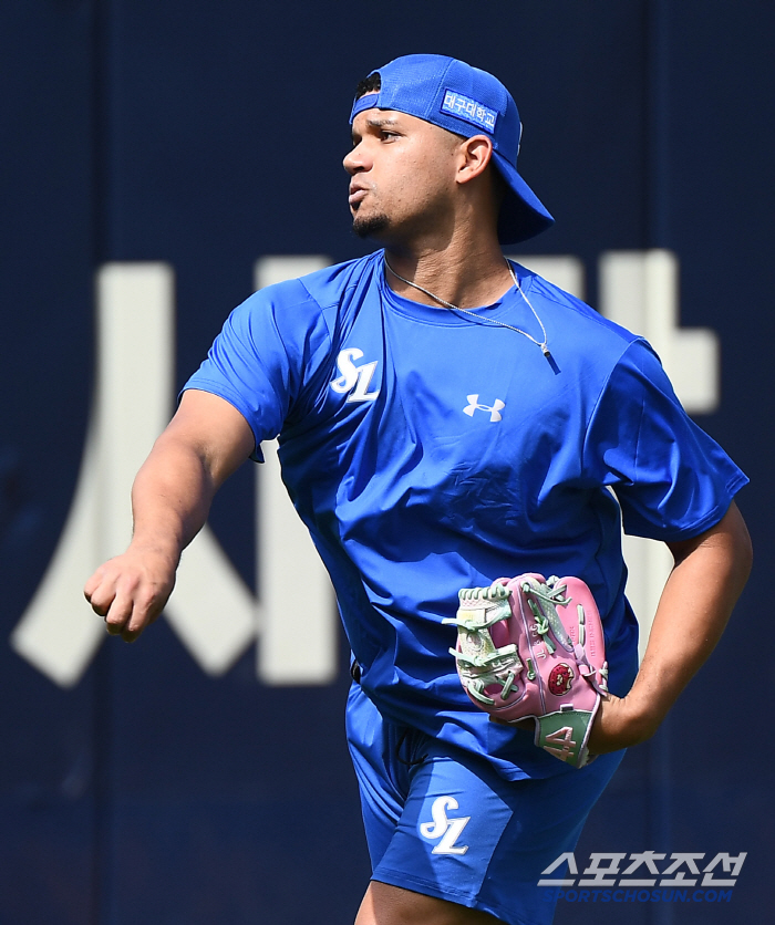 Samsung's new foreign player Garabito confirmed his first appearance in the match against Hanwha on the 26th, with a maximum of 152km → 33 live pitches…There's no problem with the game