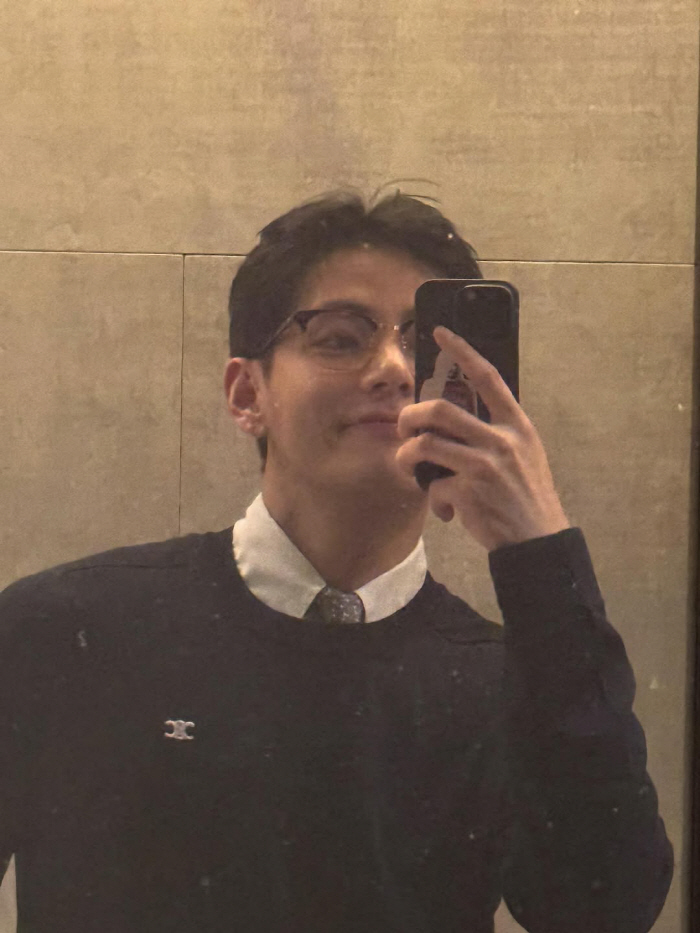 BTS V Shares Post-Military Life with Park Seo-jun and Park Chan-wook