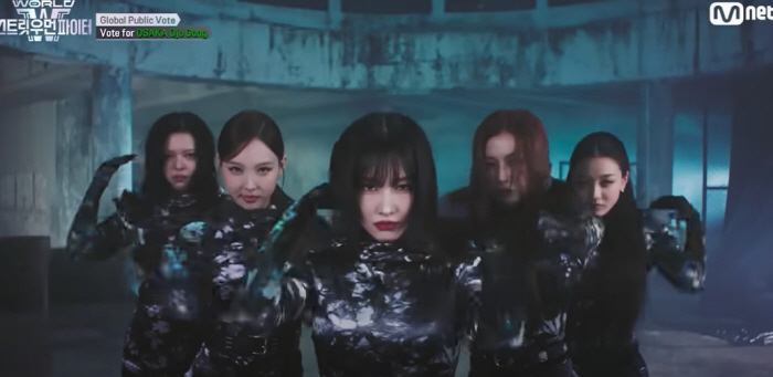 TWICE Momo, Swoopa 3 team participated in the mega crew...Did I come out for no reason? 