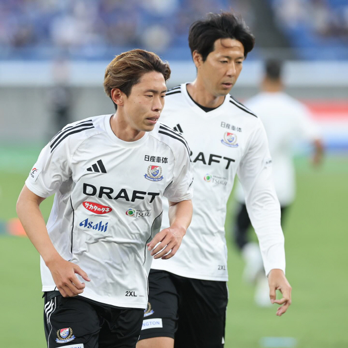 The unprecedented fall and loss again. Three consecutive losses even after cutting two coaches → Fans are banned from entering indefinitely by kicking explosive signs