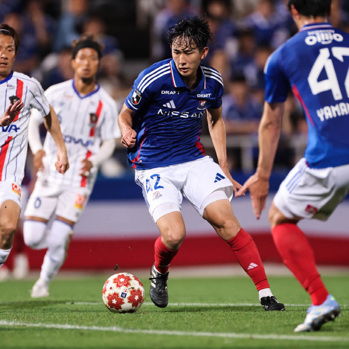 The unprecedented fall and loss again. Three consecutive losses even after cutting two coaches → Fans are banned from entering indefinitely by kicking explosive signs