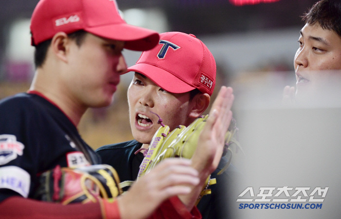 Wow, 7 → 4th place. I didn't expect a secondhand rookie to lead...ERA 5.59 has been saved to the end of the crisis
