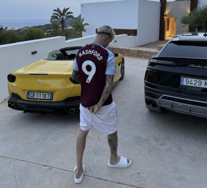 The end of the prospect who bragged about going out of Manchester United right now and wearing a fellow uniform