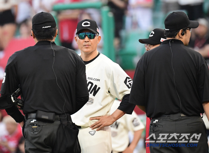 Herredia's abusive exit eventually sparked Nail's fire. Amid the confusion created by Herredia, a three-run home run was allowed to come from behind