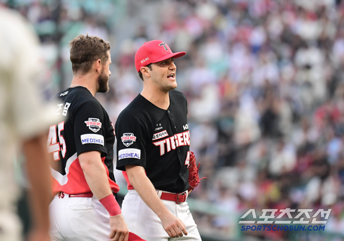 Herredia's abusive exit eventually sparked Nail's fire. Amid the confusion created by Herredia, a three-run home run was allowed to come from behind