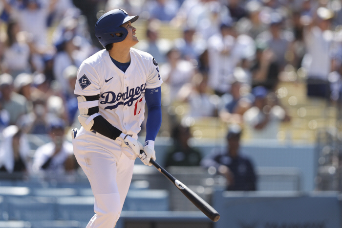 Home run, I could have caught it, but I solved it with a course double like Kim Hye-sung, 4G consecutive hit-otani Tutasho 2K26 two-run shot