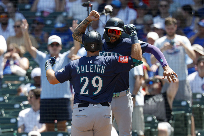 The humble home run king, just trying not to miss a real pitch! Raleigh Recalls All the Legendary Guns With 66 Paces With 4 Home Run Explosions In 3G