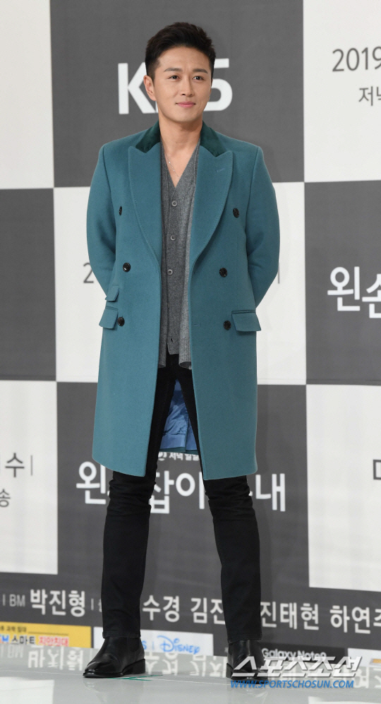 Jin Tae-hyun confirmed his thyroid cancer surgery schedule, Lee Sook-cam is leaving. See you again in good health