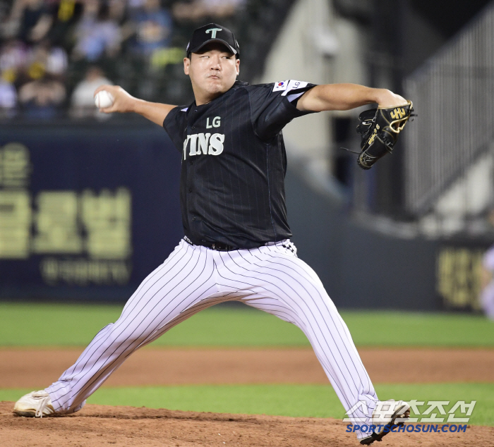 Jung Woo-young and Sung Dong-hyun's 2nd division  can't believe they're collaborating on four walks, four walks, and four wild pitches in front of the volume of their desire to walk the most