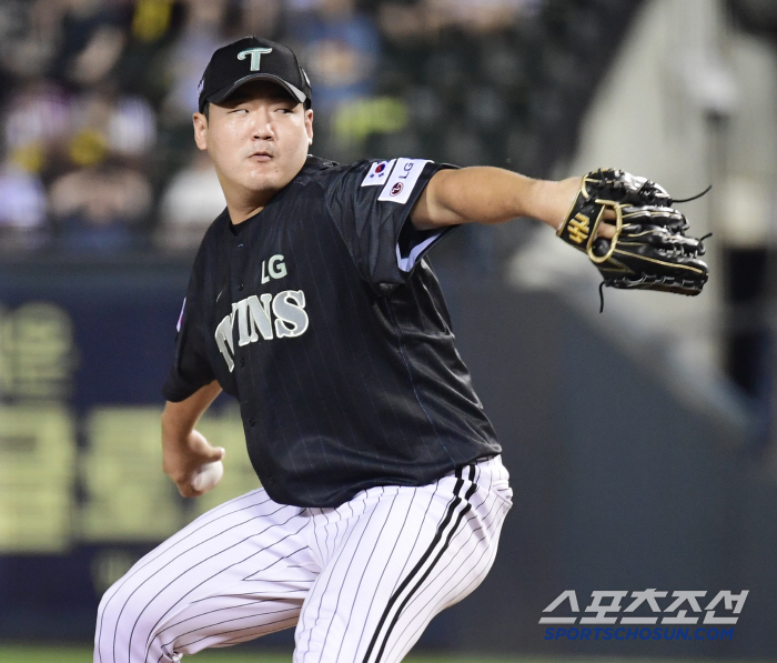 Jung Woo-young and Sung Dong-hyun's 2nd division  can't believe they're collaborating on four walks, four walks, and four wild pitches in front of the volume of their desire to walk the most
