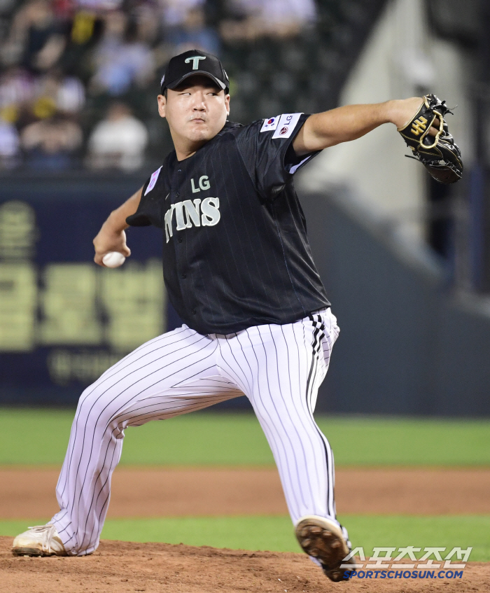 Jung Woo-young and Sung Dong-hyun's 2nd division  can't believe they're collaborating on four walks, four walks, and four wild pitches in front of the volume of their desire to walk the most