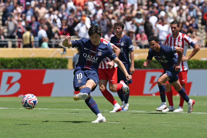 Lee Kangin is shocked! HERE WE GO officially announced that Napoli's transfer failed...PSG has caught the player's ankle→Can't go to Italy  France