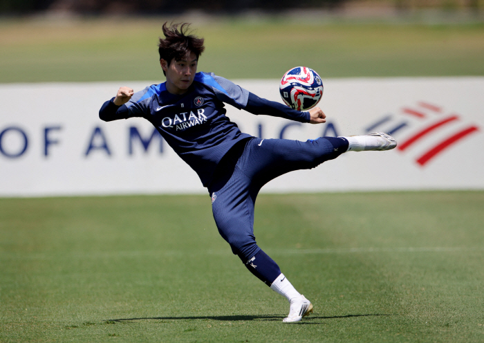 Lee Kangin is shocked! HERE WE GO officially announced that Napoli's transfer failed...PSG has caught the player's ankle→Can't go to Italy  France