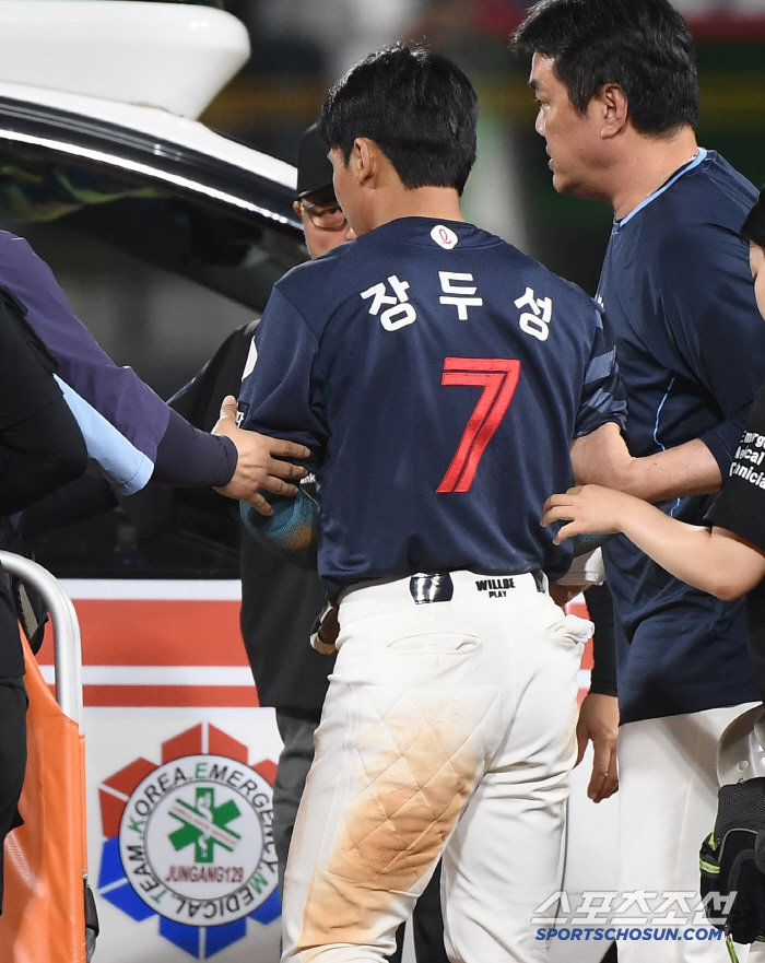 Lotte is agonizing over the first hitter, and why Kim Dong-hyuk in his 20s continues to play, but there is a huge twist hidden