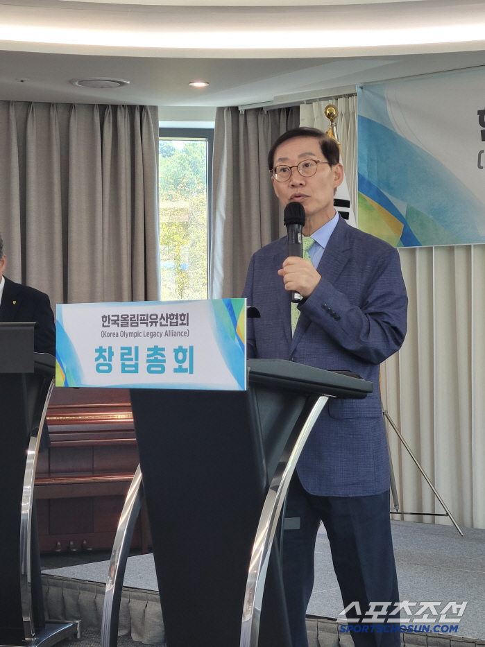 Reviving Olympic Legacy Cho Hyun-jae, the first chairman of the inaugural general meeting of the Korea Olympic Heritage Association, was elected