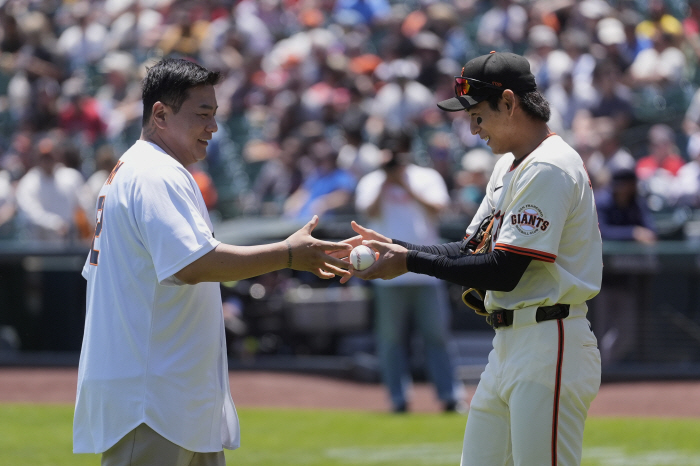 There has never been a slump like this before Rest  batting order adjustment was also useless. SF Lee Jung-hoo has no hit today. a precarious state of twenty-five percent