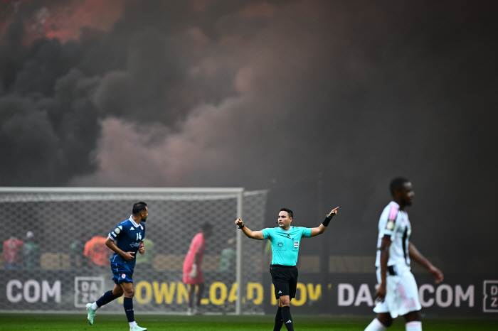Welcome to hell Supporters, with crazy support, Widdard's name...The team lost all two games early