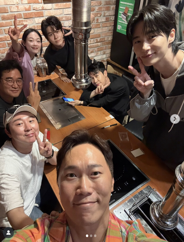Why is Byun Woo-seok coming out of there and Kang Nam-soon extending the curfew with a reunion signature for two years