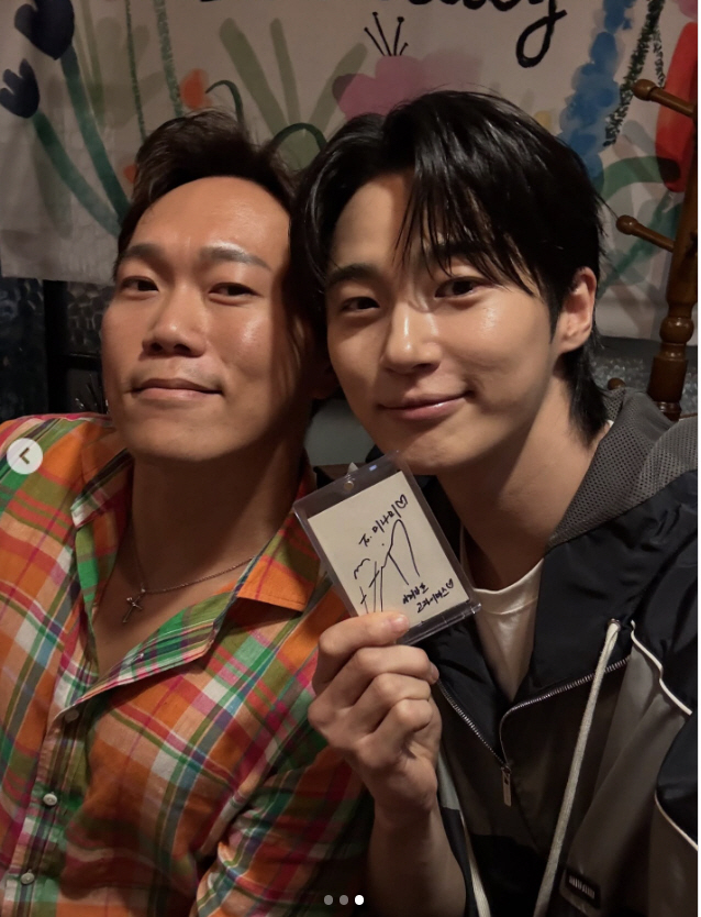 Why is Byun Woo-seok coming out of there and Kang Nam-soon extending the curfew with a reunion signature for two years