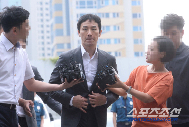  Yoon Hye-jin refutes my choice as to how to respond to the controversy over prostitution ♥ forgiveness of Um Tae-woong → return