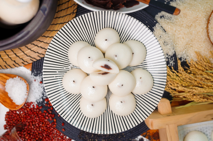 A company that practices traditional values, consumer health, and the right food culture