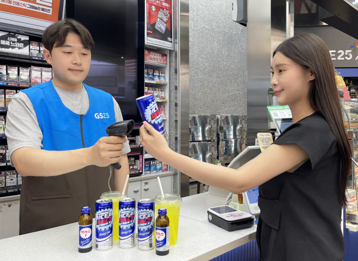 Dr. Earl introduced to the convenience store during the final exam season...GS25X Dong-A Pharmaceutical Launches Official Products