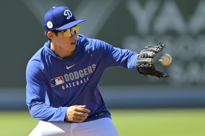 How much will Roberts know about Kim Hye-sung's batting sense that he broke Roh-heater when half of the six extremely difficult away games are left-handed starters?