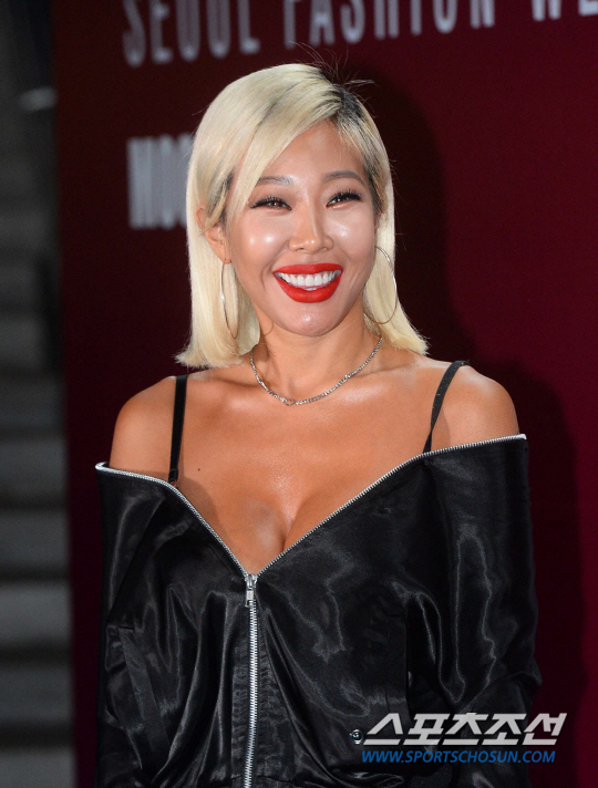 Jessi's surprise comeback with breaking news of her return to Korea after 8 months on the sidelines of fan assault