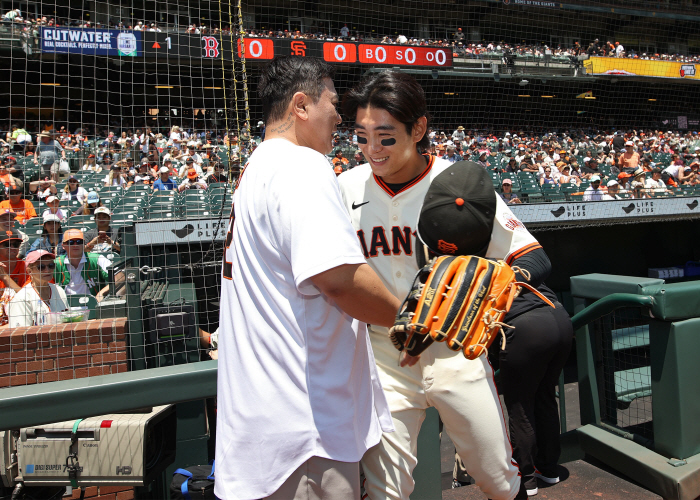 KBO Legend Appears at ML Stadium Playing Lee Jung-hoo…I felt the energy of K's cheer
