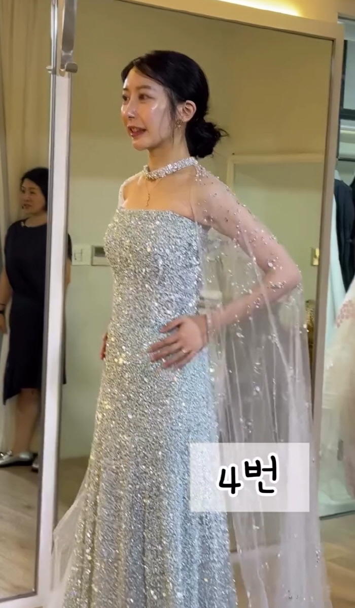 Lee Ji-hoon ♥ Ayane, it's an old saying to take care of your mom because of the criticism of the colorful first birthday dress