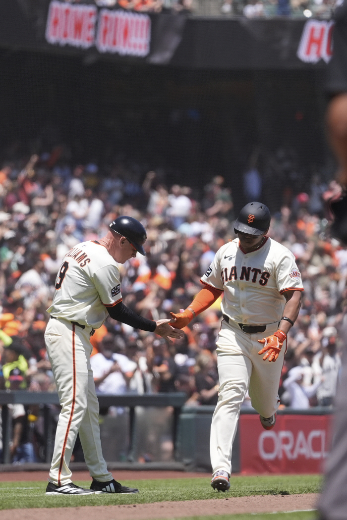 Lee Jung-hoo's concentrated fan sentiment is dispersed → Lee Jung-hoo batting average of 7 games is expected to ease the burden and revive