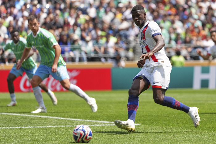 Lee Kang-in, Kim Ki-hee, who missed the Korean Derby, beat Seattle 20 to advance to the round of 16