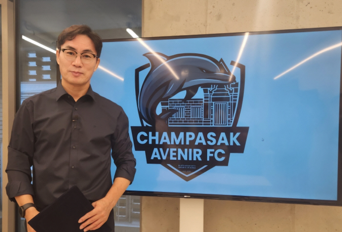 Kim Tae-young, who is leading the semifinals of the World Cup, enters the stage in Laos, Southeast Asia...Champasak Abneel baton