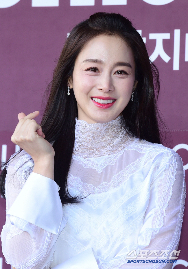 Kim Tae-hee’s Agency Warns Against Manager Impersonation Scam