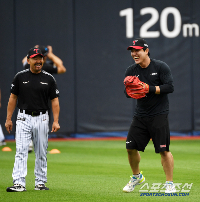 Park Dong-won's worry, which slowed down while playing baseball, was unfounded.