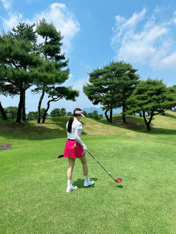 Rain ♥ Kim Tae-hee, were you this kind of sister-in-law?…All-ke and rounding in a red golf look.