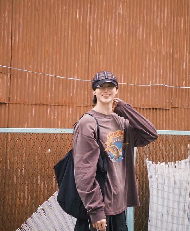Santa, give me Byeon Woo Seok...Even during the trip, the warm-hearted visuals that make you become a fan.
