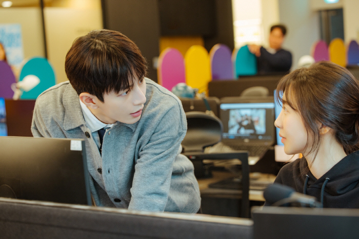  MZ employee Joo Hyun-young transforms into a horror YouTuber...Screen debut announcement ceremony with ghost train (comprehensive)