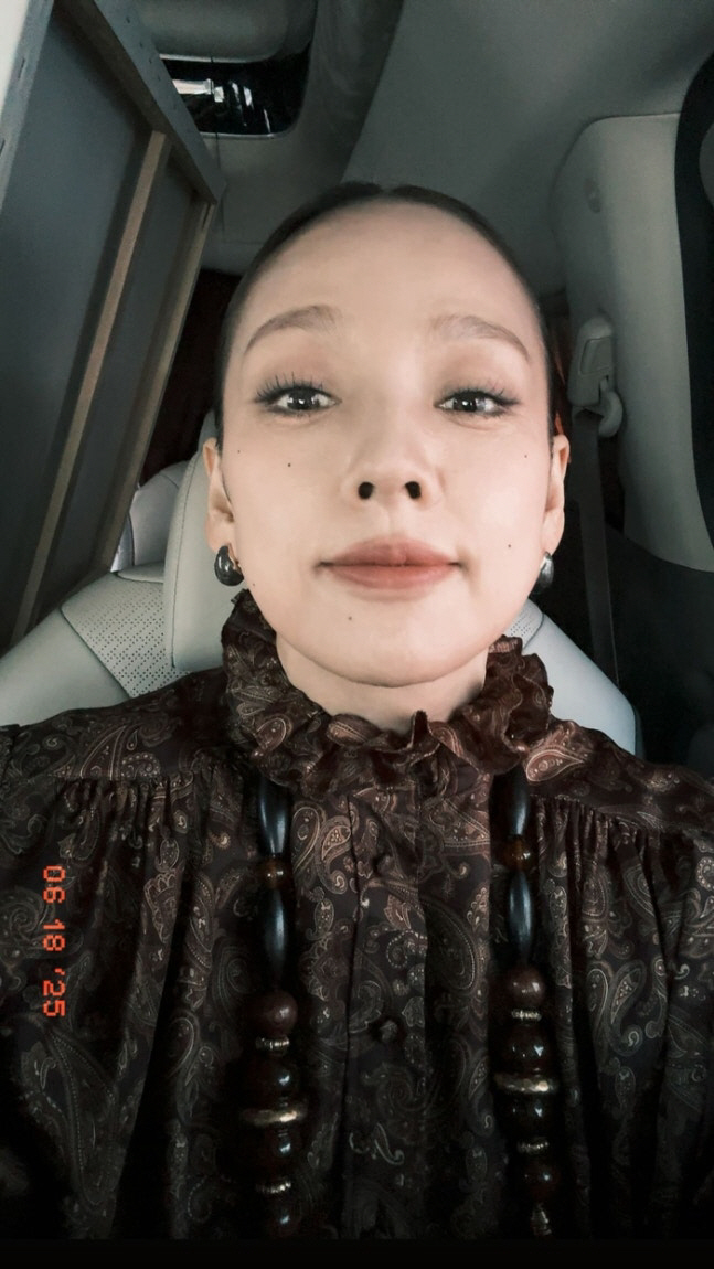  Lee Hyo-ri, it's important to breathe..All-back Slick Bun  Fake Shop's Trendy Signs are Up and Down